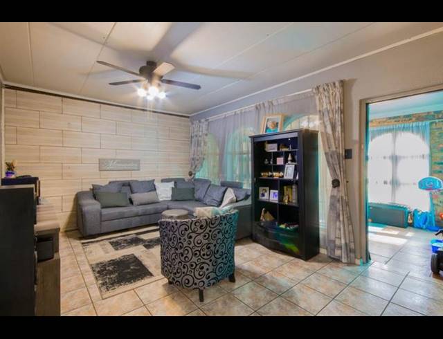 3 BEDROOM HOUSE FOR SALE IN MAYBERRY PARK